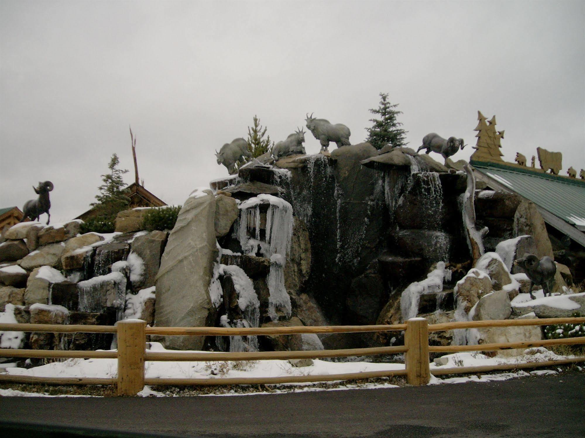 Hibernation Station West Yellowstone Exterior foto